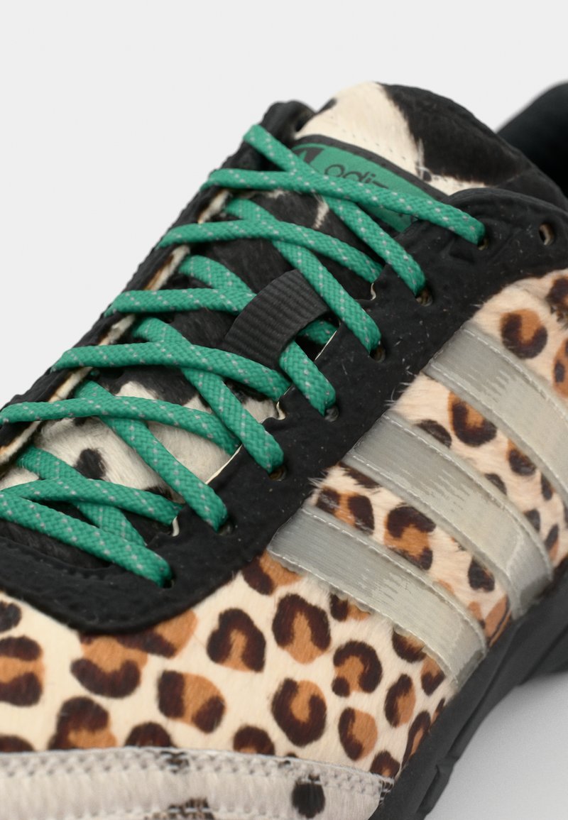 adidas Originals ADIZERO ADIOS OG - Trainers - grey two/core black/court  green/black - Zalando.ie