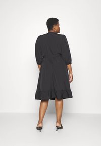 ONLY Carmakoma CARLIVIA 3/4 WRAP - Kasdienė suknelė - black