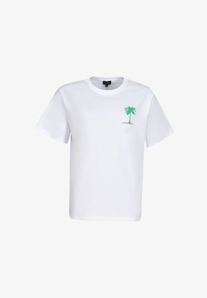Hvid T-shirt med korte ærmer, der har et lille grønt palme-træ grafik på venstre bryst og en rund halsudskæring.