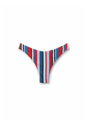 Randig bikiniunderdel med röda, blå och vita vertikala ränder. Tillverkad av ett mjukt tyg med låg skärning och minimal täckning.