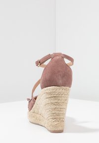 Alma en Pena Sandali con tacco - light pink