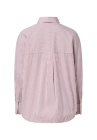 Koszula w paski w jasnoróżowym i czerwonym kolorze, z plisą z tyłu, zapinanymi mankietami i klasycznym kołnierzem. Wykonana z lekkiej, teksturowanej tkaniny.