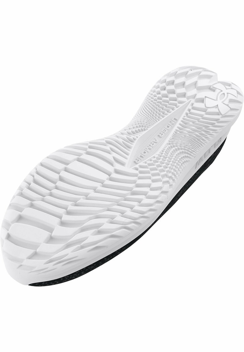 Suela de zapatilla blanca con patrones texturizados para un mejor agarre, con una base negra lisa y el logo de Under Armour grabado en el lateral.
