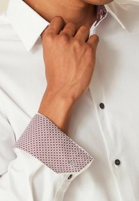 Next TEXTURED TRIMMED SINGLE CUFF - Cămașă - white