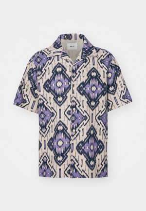 Kurzarm-Hemd mit Knöpfen in Creme, ausgestattet mit einem komplizierten geometrischen Muster in Lila und Marineblau. Hergestellt aus leichtem Stoff mit lockerer Passform.