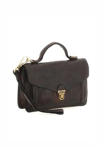 Borsa a tracolla in pelle marrone con una finitura testurizzata, chiusura in metallo dorato e manico superiore. Include una tracolla removibile e un design elegante.