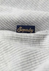 Superdry & Co  ESSENTIAL jasnoszary