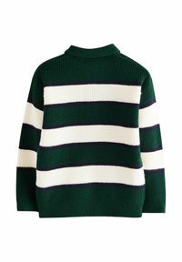 Pull en tricot à base verte, avec un large motif rayé blanc et marine. Texture côtelée et détail de col. Coupe décontractée.