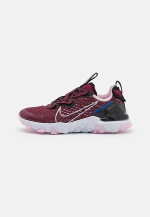 REACT VISION UNISEX - Sneakersy niskie - dark beetroot/metallic silver/black/pink foam