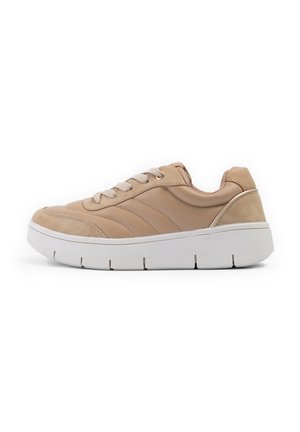Beige sneaker with suede and smooth leather upper, lace-up design, light-colored rubber sole, and three decorative stripes on the side.