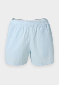 Ανοιχτό μπλε ανδρικά μποξεράκια με διακριτικές κάθετες ρίγες και ελαστική ζώνη μέσης σε απλό λευκό φόντο.