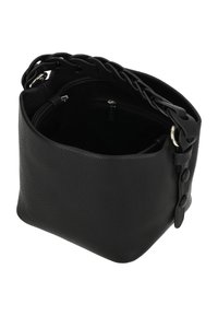 Schwarze Ledertasche mit strukturierter Oberfläche, geflochtenem Schulterriemen und einem Reißverschluss-Innenfach. Verfügt über eine abgerundete Form und Knopfakzente.