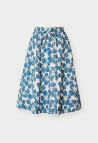 Λευκή μεσαίου μήκους φούστα με μπλε λουλουδάτο σχέδιο, ελαστική μέση και μπροστινή ζώνη που δένει, απεικονίζεται επίπεδη πάνω σε απλό φόντο.