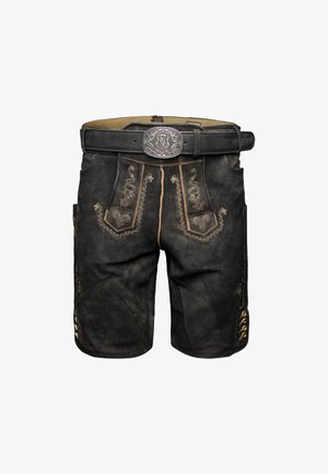 Schwarze Lederhosen mit dekorativer Stickerei, einem silbernen Schnallen-Gürtel, seitlichen Taschen und Knopf-Akzenten an den Beinen.