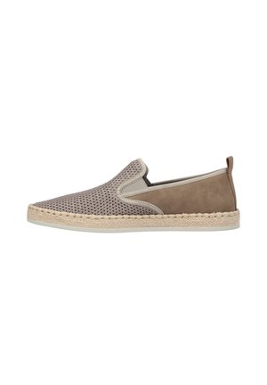 Chaussure décontractée à enfiler avec devant en mesh beige, arrière en daim marron, panneaux latéraux élastiques et semelle tissée texturée.
