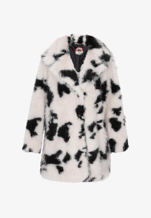 Palton din blană artificială, cu un imprimeu în carouri albe și negre. Prezintă un guler cu cioc, două butoane și un material moale, texturat.
