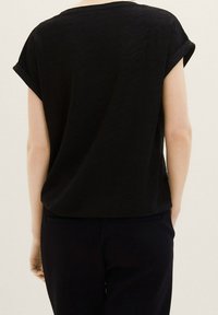 TOM TAILOR Jednoduché tričko - black