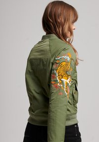 Superdry & Co VINTAGE MILITARY - Bomberjacks - olive khaki