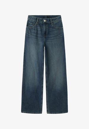 Siniset löysät farkut, joissa on etupainike ja taskut, hieman haalistumista reisiä ja polvia myöten.