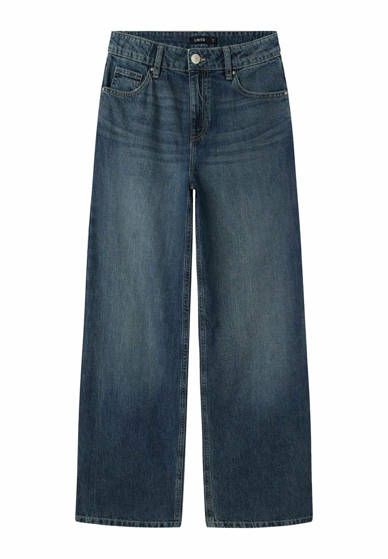Jeans de mezclilla anchos y azules con botones frontales y bolsillos, con un ligero desgastado en los muslos y las rodillas.