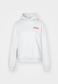 Felpa grigia chiara con tasca frontale e logo "ellesse" rosso sul lato sinistro del petto, esposta su sfondo bianco.