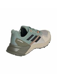 adidas Performance SOULSTRIDE - Maastojuoksukengät - silver green core black   semi impact orange