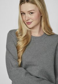 VILA VICASSIE  - Pulover - medium grey melange