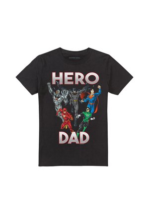 Black T-shirt with "HERO DAD" text featuring five superhero characters flying: Batman, Superman, Flash, Green Lantern, and Cyborg.