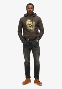 Superdry & Co VINTAGE TRAVEL - Jersey con capucha - bison black