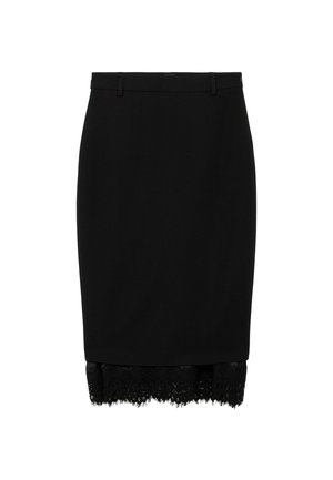 Czarna ołówkowa spódnica z teksturowaną koronkową lamówką. Gładki materiał, dopasowany krój, długość do kolan, z wysokim stanem i bez widocznych zapięć.