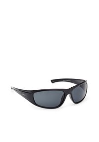 Gafas de sol negras con un marco brillante, diseño envolvente y lentes oscuros. Presentan texto de logo en el lateral para la identificación de la marca.