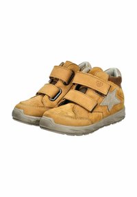 Zapatos de ante marrón con dos correas de Velcro, acento en forma de estrella gris, punta redonda y suela de goma. Forro interior suave para mayor comodidad.