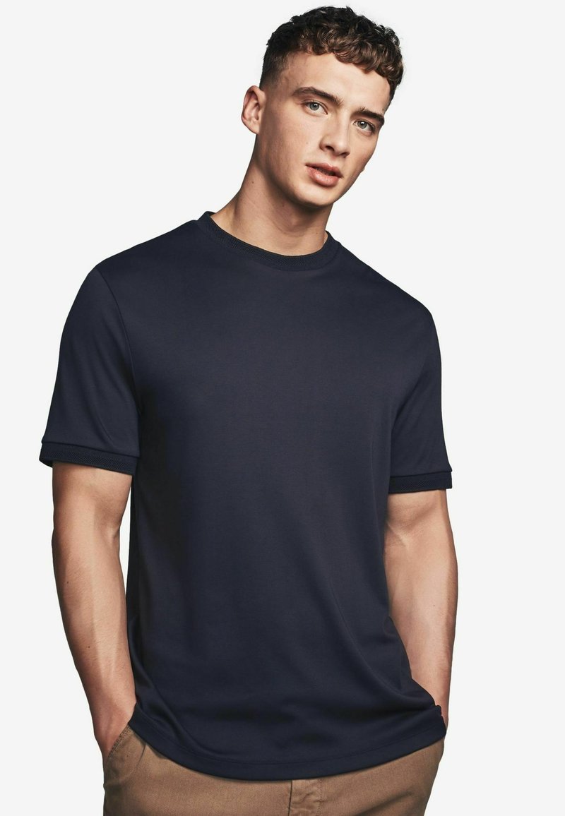 Next SIGNATURE SUPIMA - REGULAR FIT - Lihtne T-särk - black