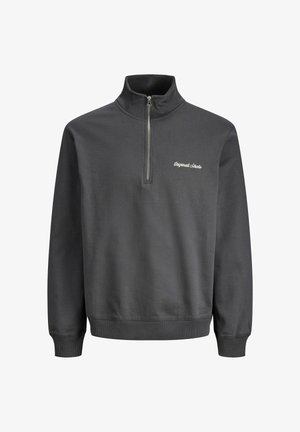 Szary sweter z wysokim kołnierzem i półzapięciem. Posiada ściągacze przy mankietach i dolnym wykończeniu, z haftem "Originals Studio" na piersi.