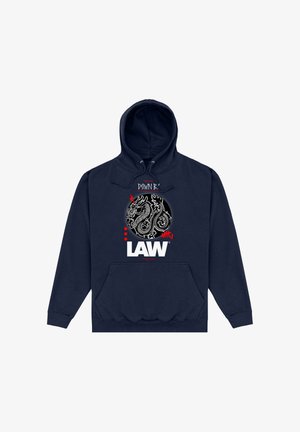 Felpa con cappuccio blu navy con grafica di drago all'interno di un cerchio nero, accenti rossi, scritta bianca "LAW", tasca frontale e coulisse per il cappuccio.
