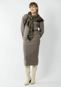 Codello Sjaal - camel