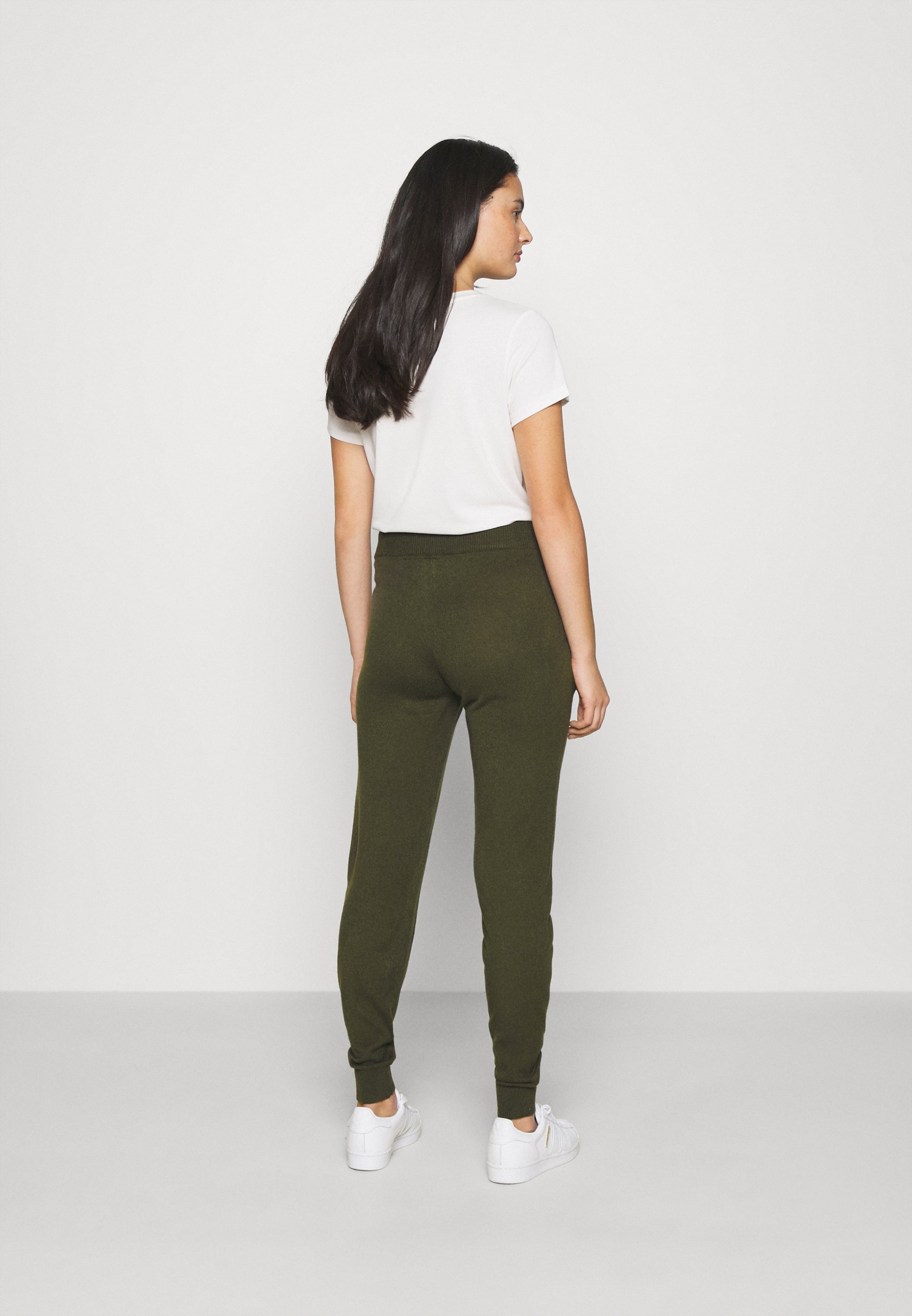 ONLAUBREE LOOSE PANTS Joggebukse kalamata ONLAUBREE LOOSE PANTS Joggebukse kalamata