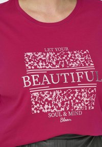 ONLY Carmakoma CARBONNIE - T-shirts med print - granita