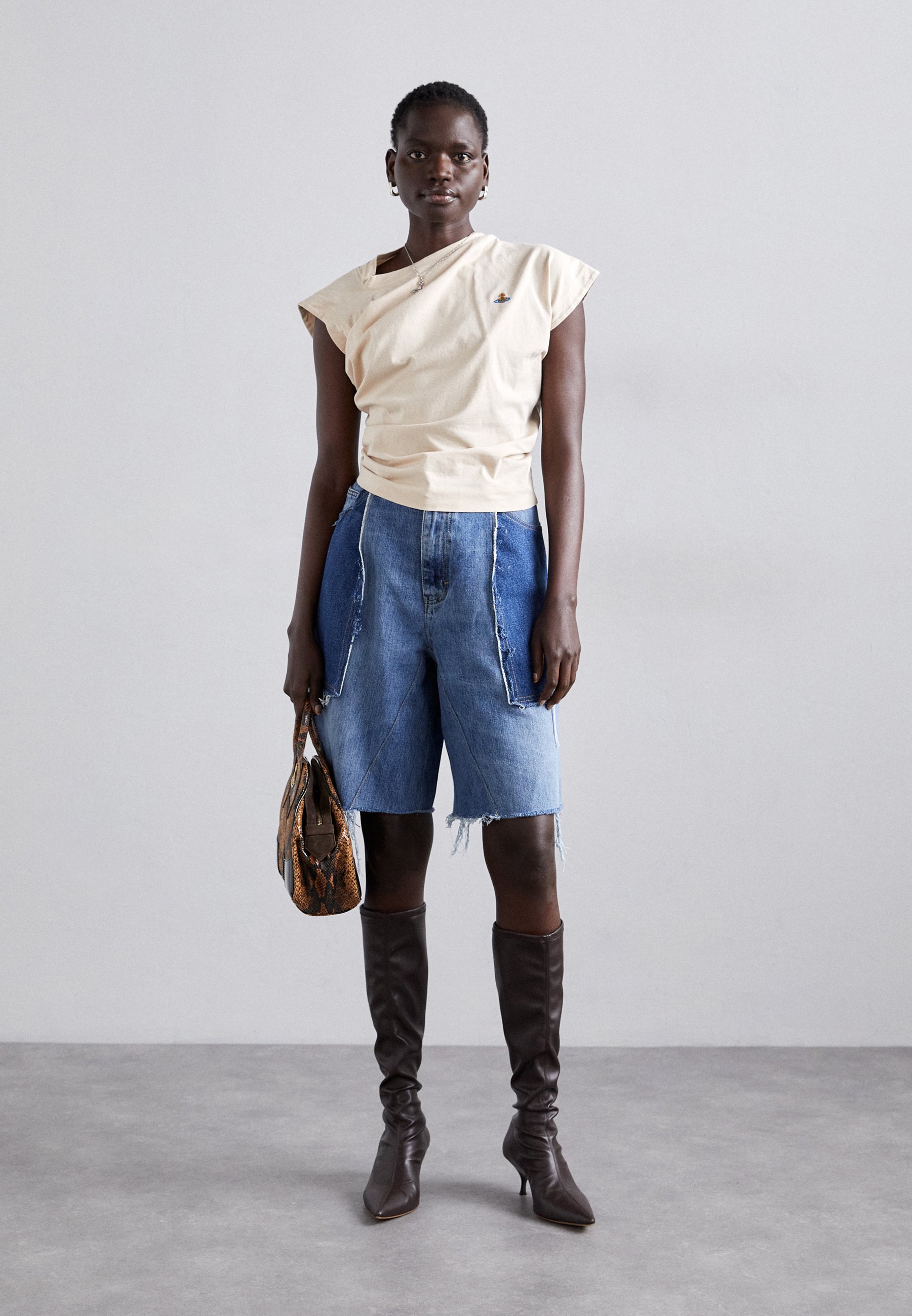 Vivienne Westwood HEBO - Basic T-shirt - beige - Zalando.co.uk