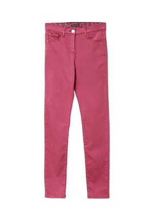 Jeans skinny en denim rose avec une texture lisse, design à cinq poches et fermeture à bouton. La ceinture présente un motif cachemire.