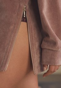 B by Ted Baker LONGLINE - Sweatshirt - mink/brown