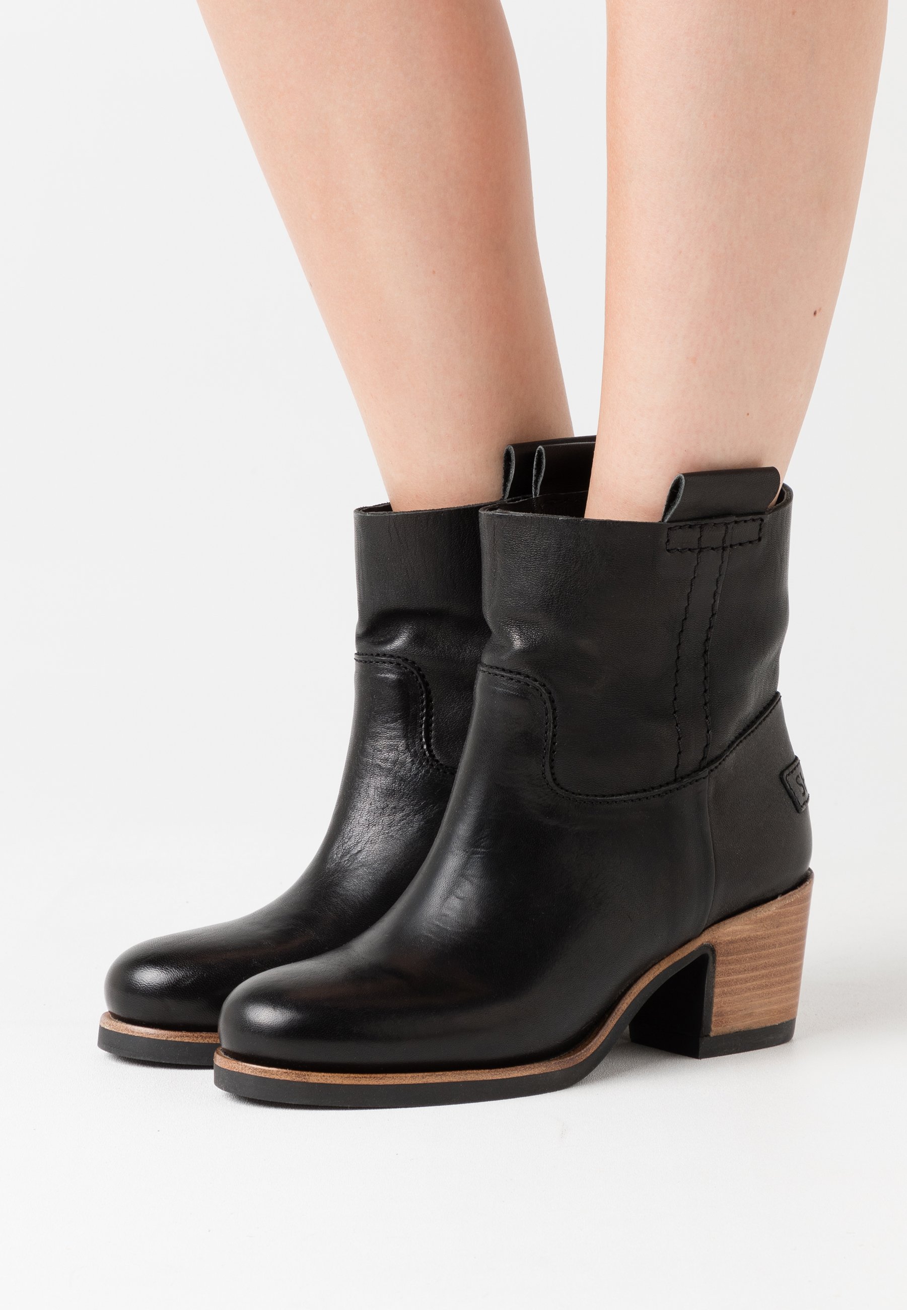 shabbies ankle boot low