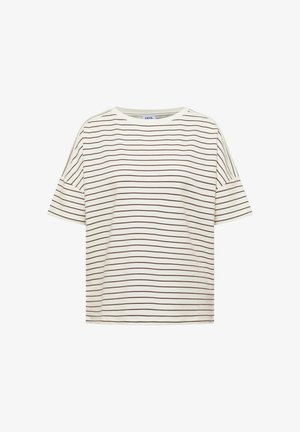 Camisa de manga corta color crema con finas rayas horizontales marrones y cuello redondo.