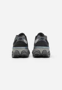 New Balance UNISEX czarny