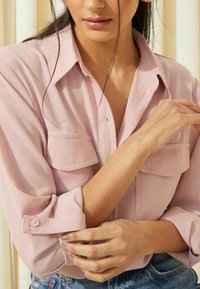 Friends Like These LONG SLEEVE UTILITY STYLE - REGULAR FIT - Užsagstoma palaidinė - pink