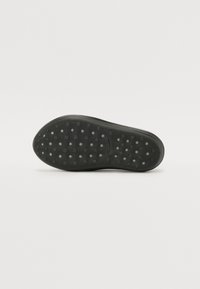 Thumbnail Image 5