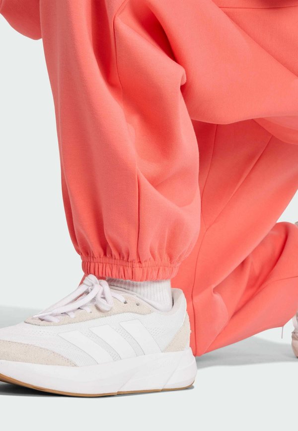 SOFT LUX LOOSE PANT - Tracksuit bottoms - semi turbo4