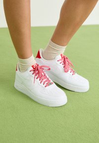 W AIR FORCE 1 '07 - Zapatillas - white/pink foam/silver