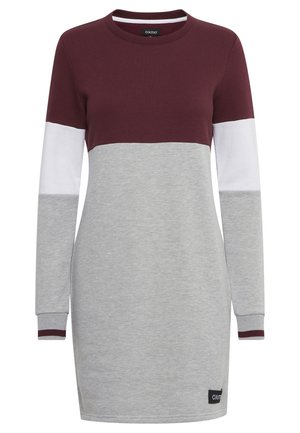 Sweatshirtklänning med långa ärmar, har en färgblockdesign i vinröd, vit och grå, ribbade muddarna och en logotags vid fållen.