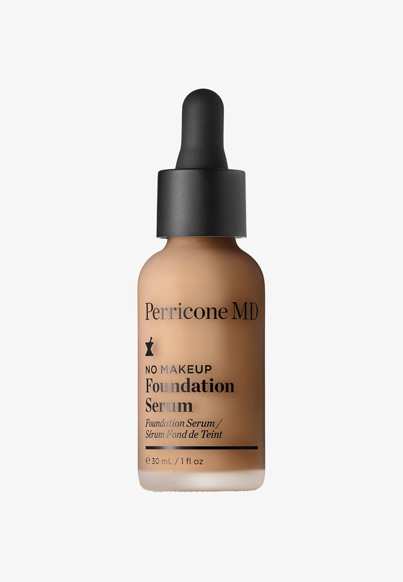Braune Glasflasche mit einem schwarzen Pipettenverschluss, beschriftet "Perricone MD No Makeup Foundation Serum", 30 mL, glatte matte Oberfläche, minimales Design.